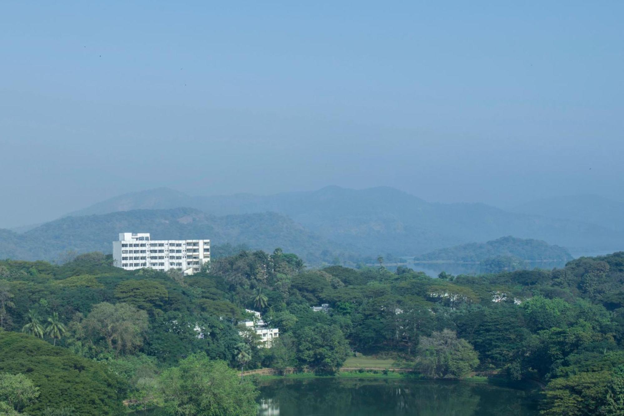 The Westin Powai Hotel Bombaj